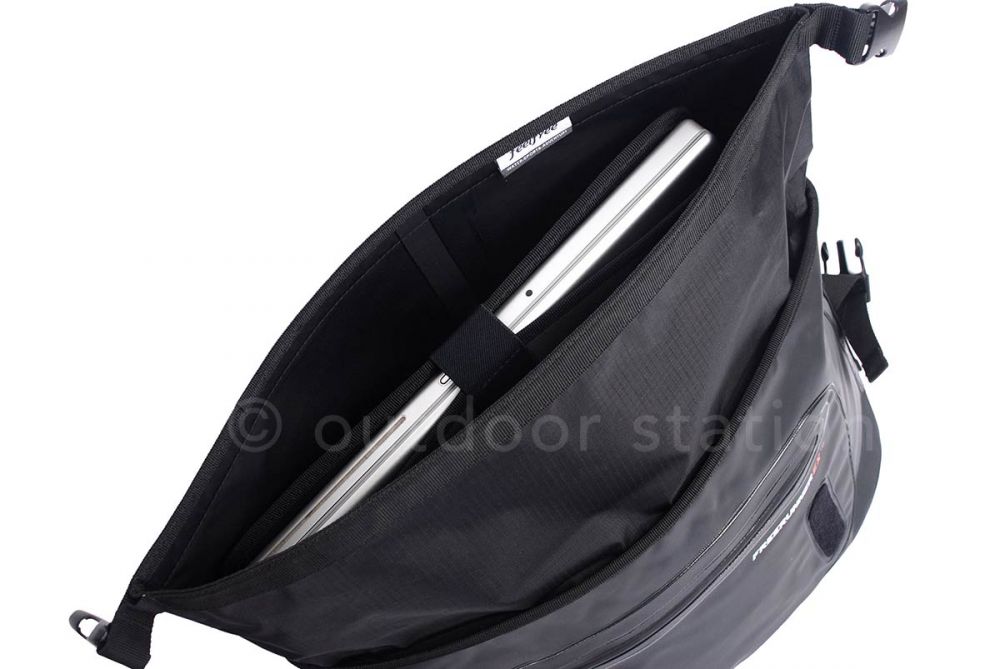 Vodootporna torba Feelfree Runner EX messenger L Crna