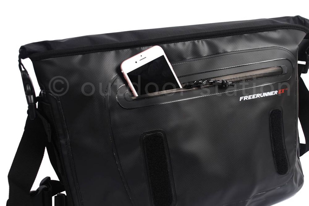 Vodootporna torba Feelfree Runner EX messenger L Crna